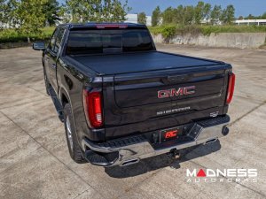 Chevrolet Silverado 1500 Bed Cover - Retractable - Powered - 5'10" Bed Chevrolet Silverado 1500 Bed Cover - Retractable - Powered - 5'10" Bed